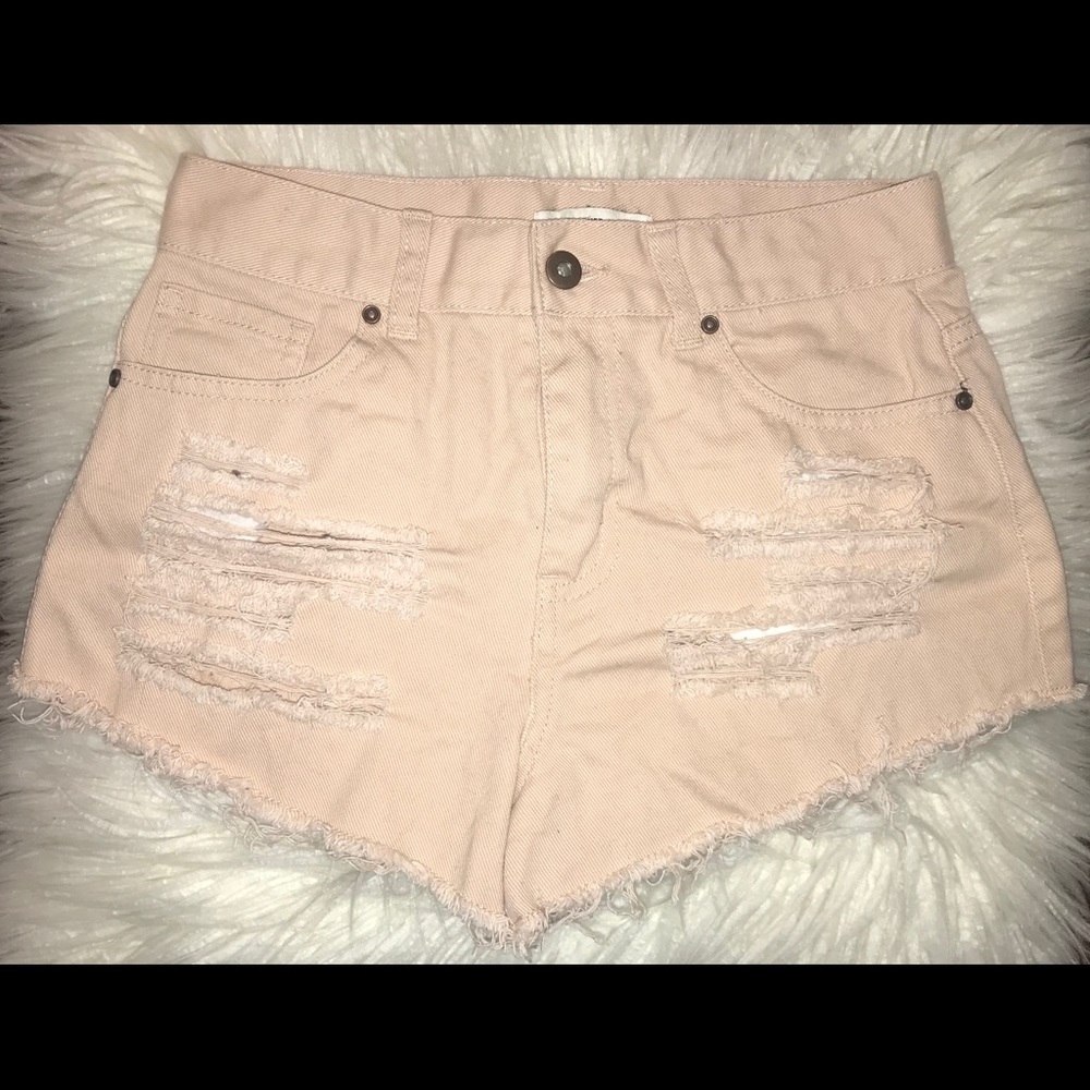 FOREVER 21 RIPPED JEAN SHORTS